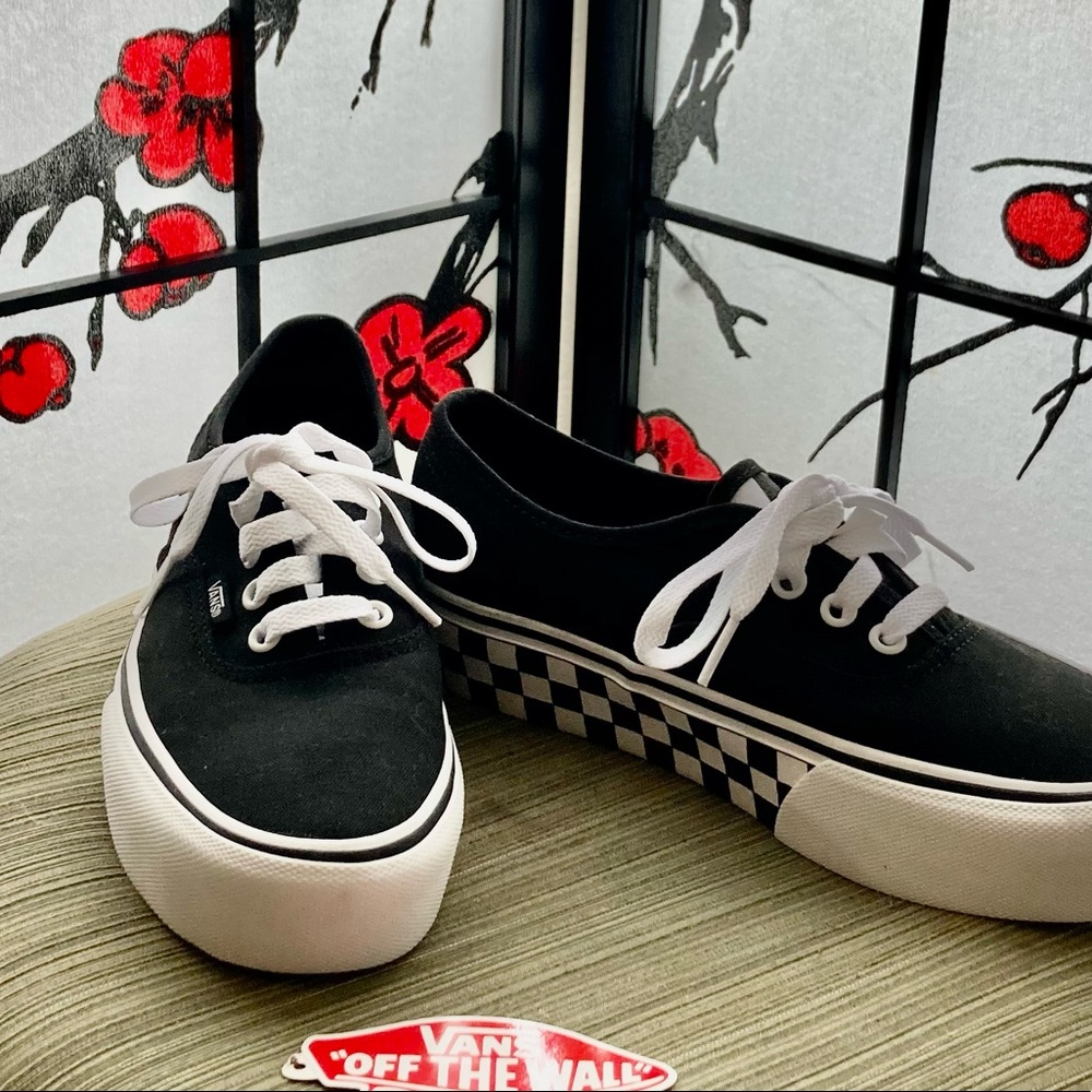 Authentic Vans black with checkered platform soles NWT no box sz 7 platform heel